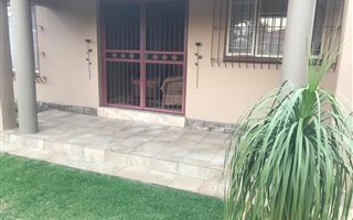 3 Bedroom House in LesMarais