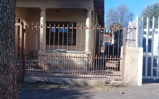 4 Bedroom House in Bezuidenhout Valley