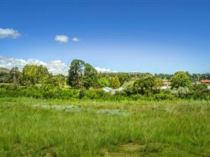 3272 m² Land available in Underberg