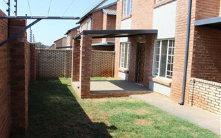 2 Bedroom Duplex in Raslouw