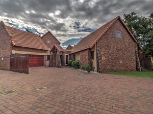 3 Bed House in Glen Marais