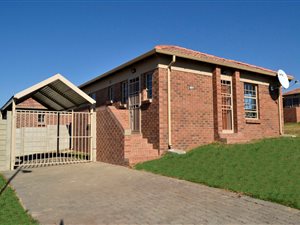 3 Bed House in Olievenhoutbosch