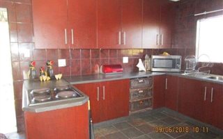 3 Bedroom Flat in Sunair Park
