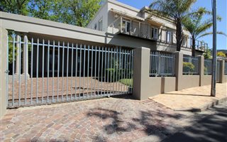 4 Bedroom House in Paarl