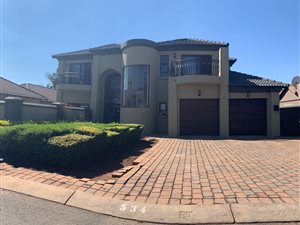 5 Bed House in Raslouw Manor