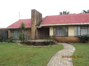 4 Bed House in Robertsham