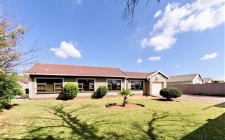 3 Bedroom House in Crystal Park