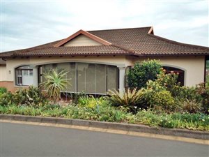 3 Bed Simplex in Le Domaine