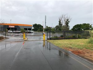 1700 m² Commercial space in Waterval East