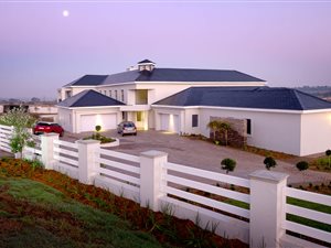 1.2 ha Land available in Blue Hills Equestrian Estate
