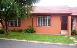 3 Bedroom Simplex in Lindhaven