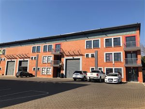 450 m² Industrial space in Hennopspark