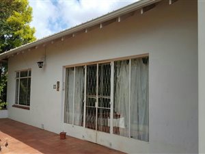 5 Bed House in West Hill