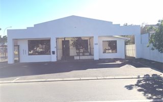 168 m² Office Space in Goodwood