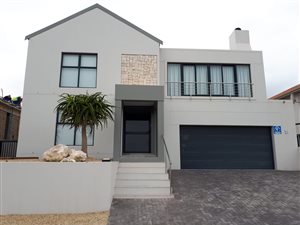 5 Bed House in Calypso Beach