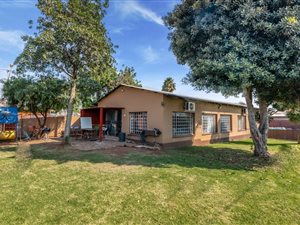 6 Bed House in East Lynne