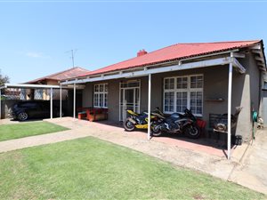 4 Bed House in Geduld