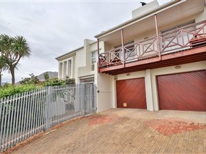 3 Bed House in Mountainside