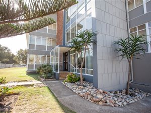 2 Bed Apartment in Summerstrand