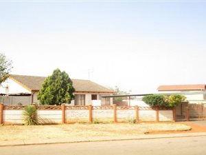 3 Bed House in Vereeniging Central