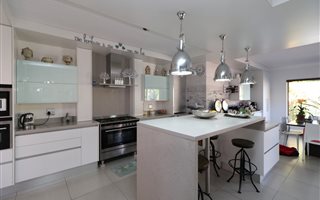 4 Bedroom House in Loerie Park
