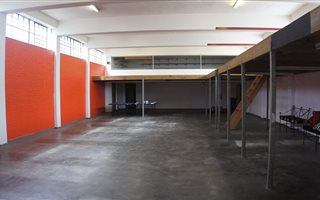 1100 m² Industrial space in Woodstock