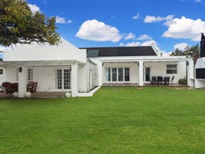 4 Bed House in Meadowridge