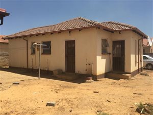 2 Bedroom House in Vanderbijlpark CE3
