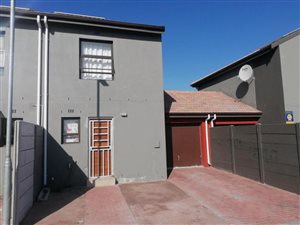2 Bed House in Camelot