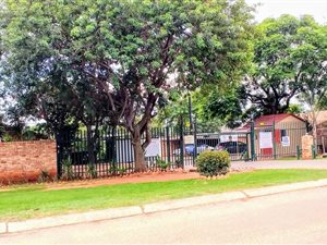 1 Bed Apartment in Ruimsig