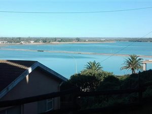 2 Bed Apartment in Aston Bay