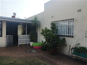 2 Bedroom Garden Cottage in Northmead