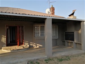 3 Bed House in Selection Park