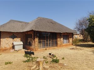 8600 m² Farm in The Orchards