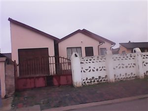 3 Bed House in Klipfontein View