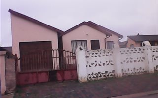 3 Bedroom House in Klipfontein View