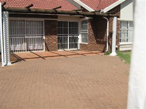 3 Bed House in Risiville