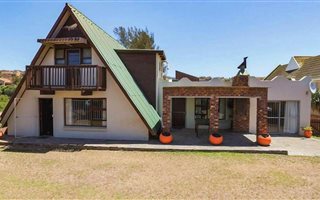 3 Bedroom House in Jeffreys Bay