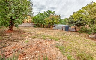 976 m² Land available in Amorosa