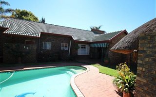 4 Bedroom House in Pierre van Ryneveld
