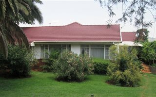 4 Bedroom House in Dewetshof