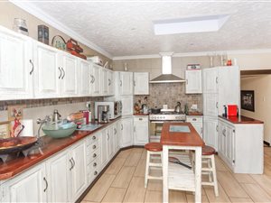 3 Bed House in Rooihuiskraal