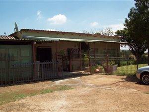 1.7 ha Smallholding in Randfontein