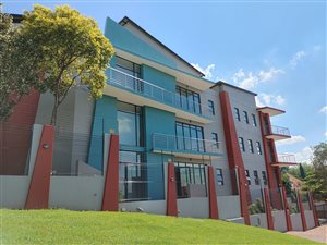 910 m² Office Space in Moreleta Park