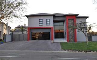 5 Bedroom House in Hazeldean (Silverlakes Surroundings)