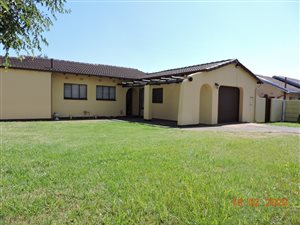 3 Bed House in Mayberry Park