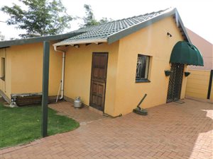 2 Bed Apartment in Grobler Park