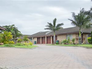 3 Bed Apartment in Richards Bay Central
