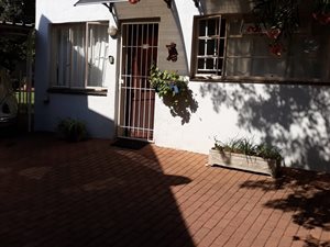 1 Bed Garden Cottage in Edenglen