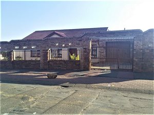 2 Bed House in Dhlamini